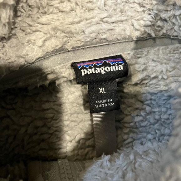 Women’s Size XL Patagonia Zip-Up Fuzzy Jacket - Picture 3 of 3